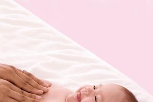 Как правильно делать массаж грудным детям Массаж младенцам вечерний