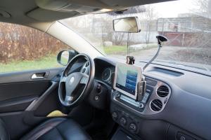 Как закрепить планшет в автомобиле своими руками Самодельная подставка для навигатора в ваз 2110